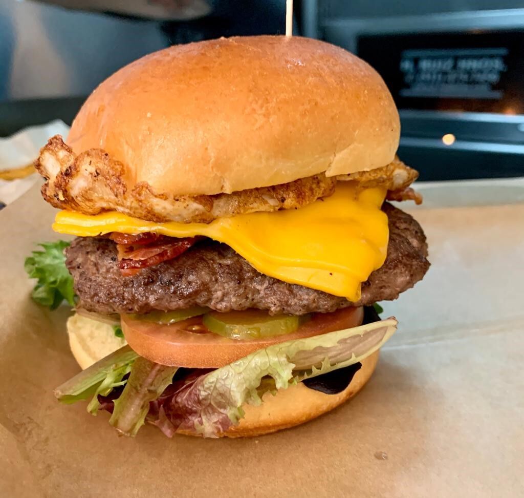 Brasas Loaded burger.jpeg